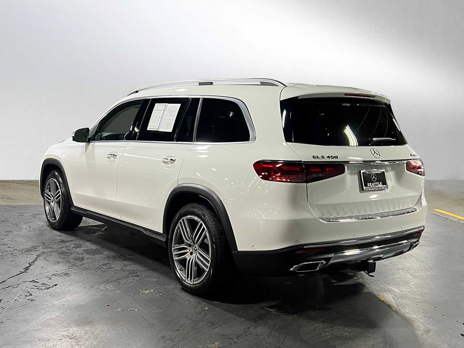 Used 2025 Mercedes-Benz GLS 450 4MATIC image 5