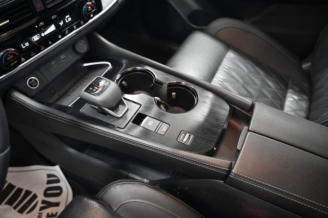 Used 2021 Nissan Rogue Platinum FWD image 20
