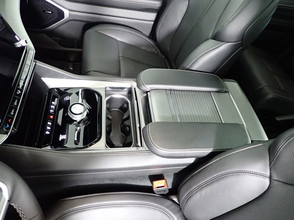 New 2026 Jeep Grand Wagoneer Limited AWD/4WD image 36