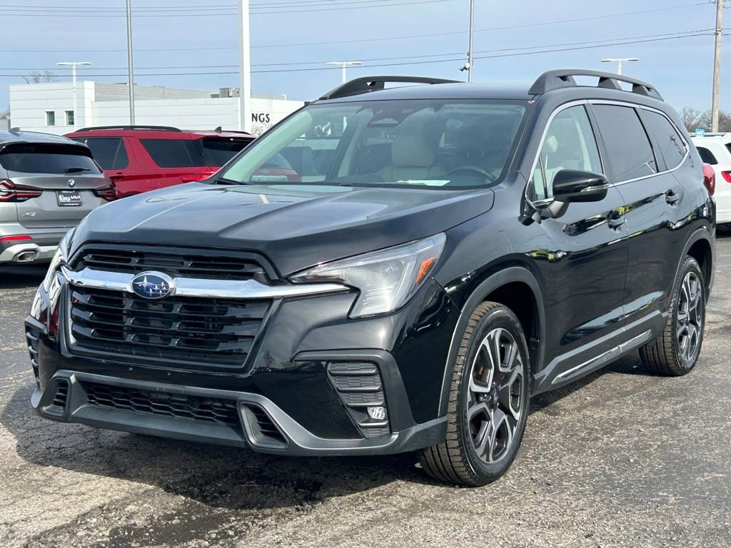 Used 2023 Subaru Ascent Limited image 3