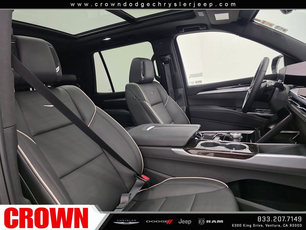 Used 2026 Cadillac Escalade Luxury AWD/4WD image 17