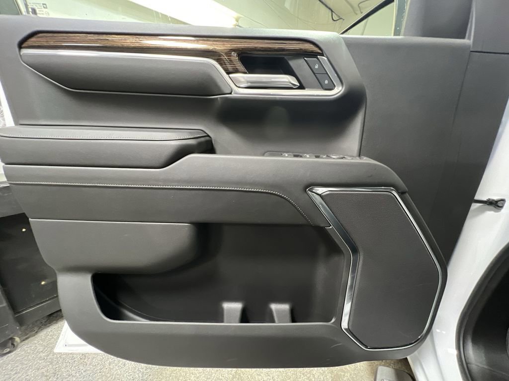 New 2024 GMC Sierra 1500 Elevation w/ LPO, Elevation Black Package image 21