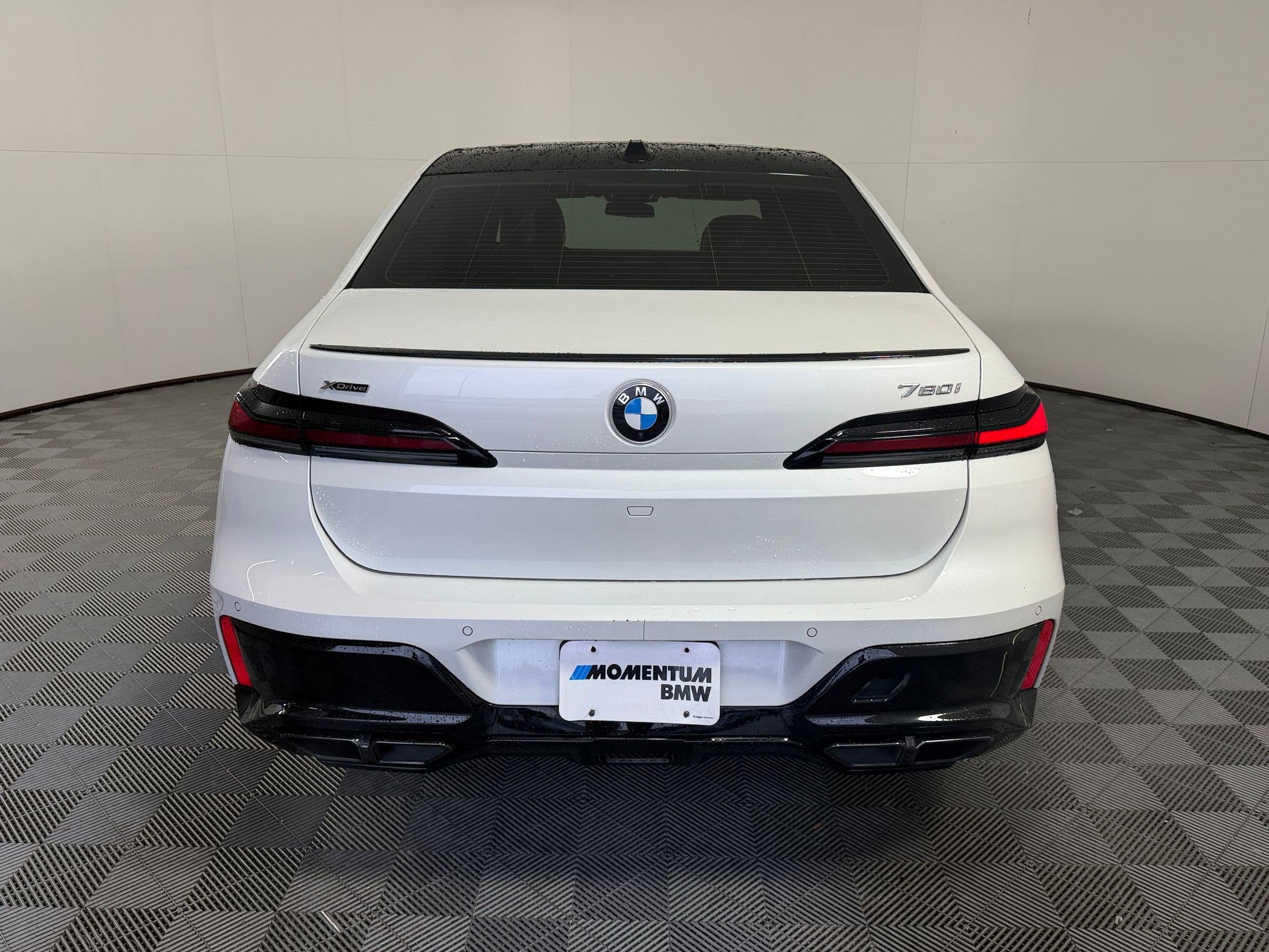Certified 2024 BMW 760i xDrive w/ Executive Package AWD/4WD image 10