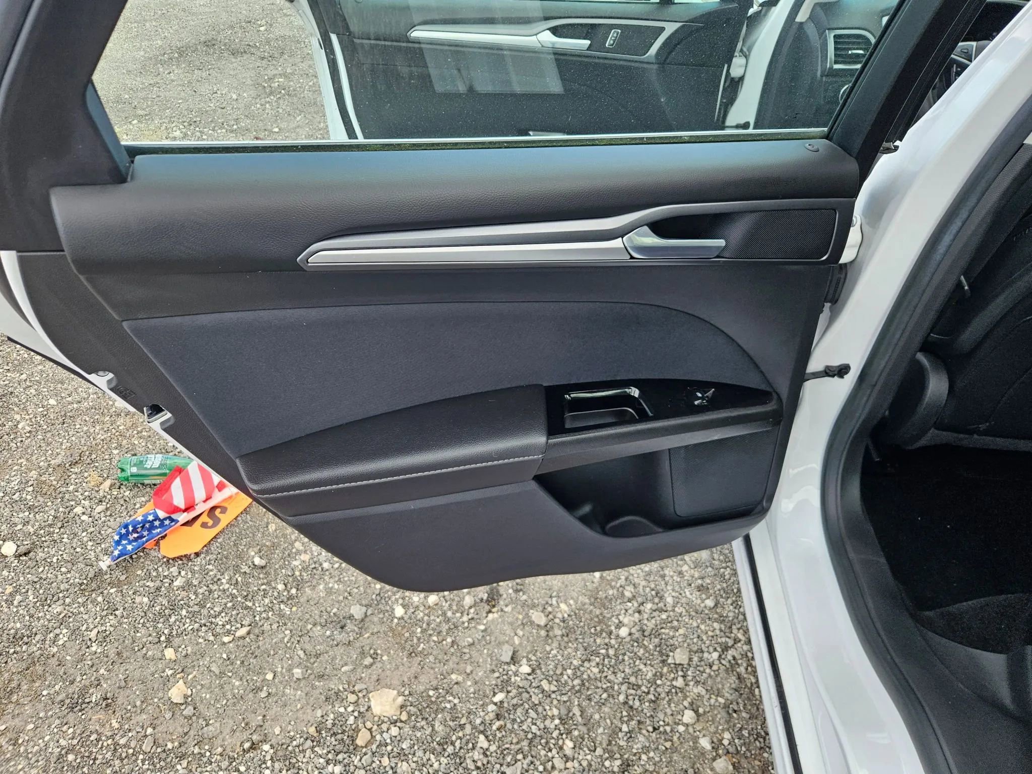 Used 2016 Ford Fusion SE image 11