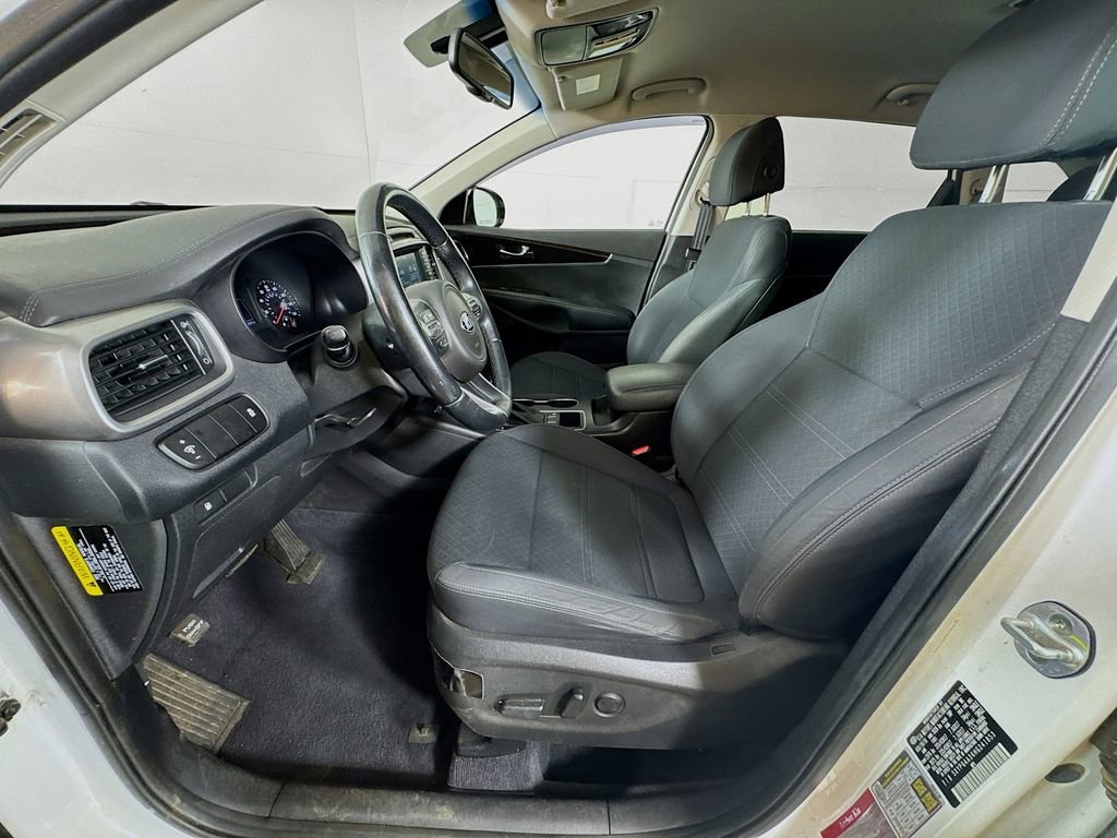 Used 2017 Kia Sorento LX w/ LX Convenience Package image 23