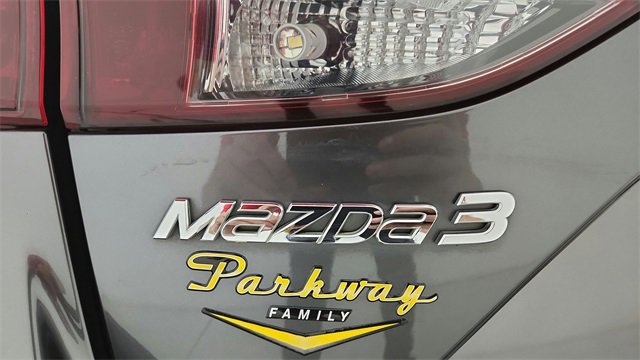 Used 2018 MAZDA MAZDA3 Touring image 13