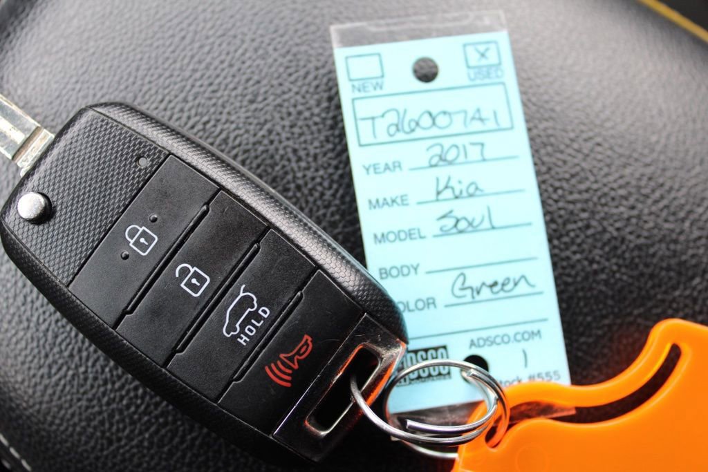 Used 2017 Kia Soul + image 28