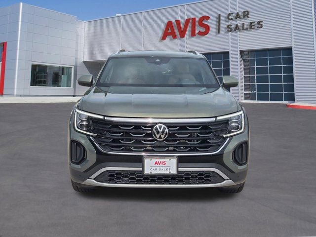 Used 2025 Volkswagen Atlas Cross Sport SEL image 2