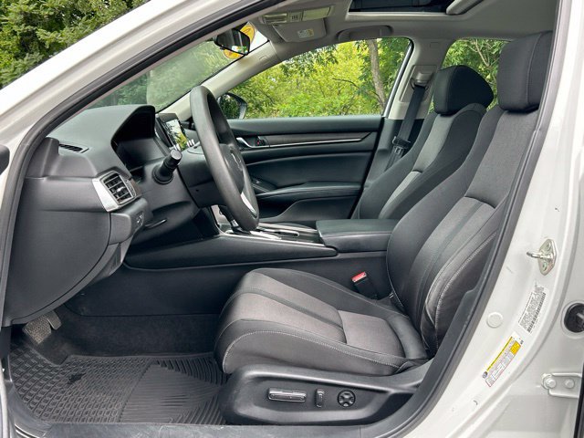 Used 2018 Honda Accord EX image 17