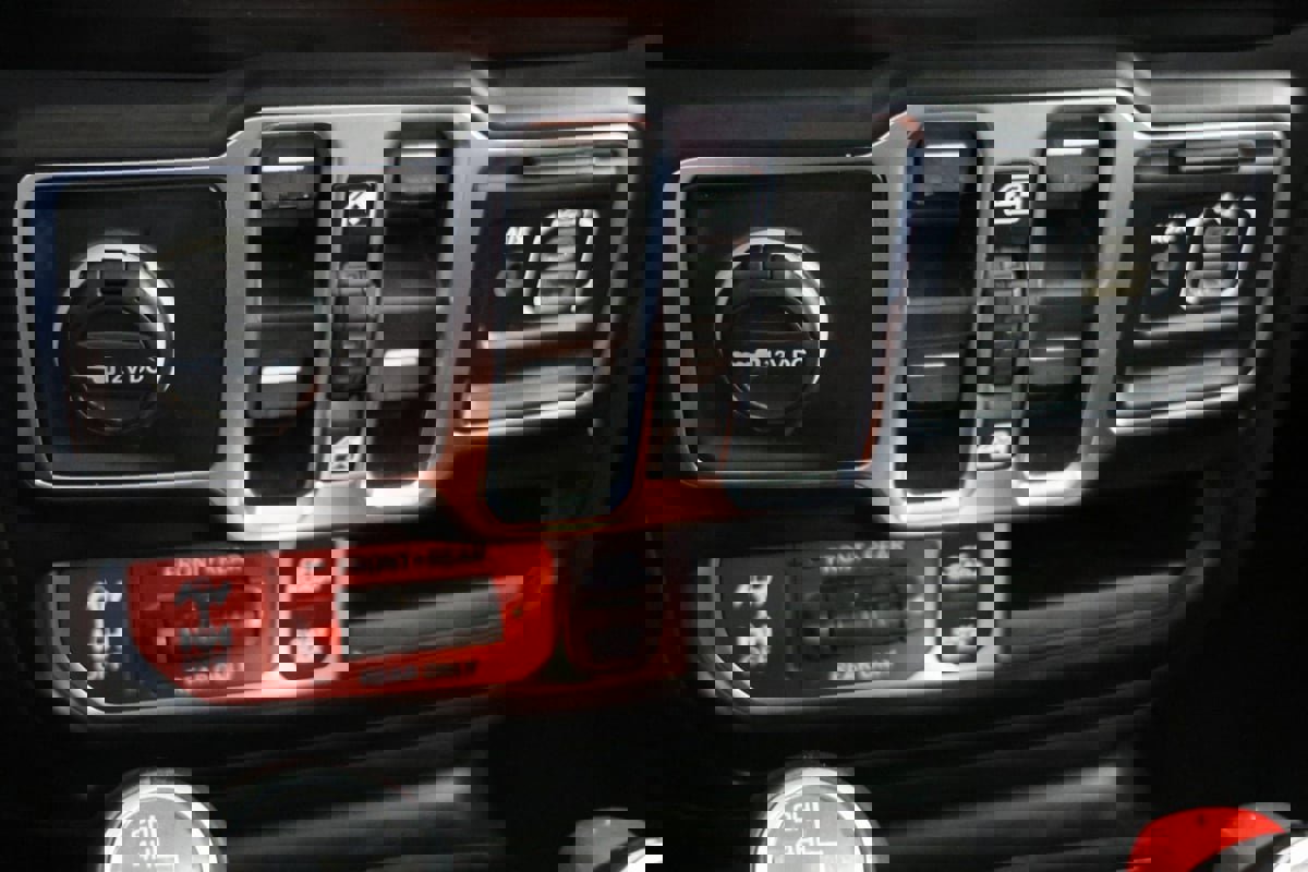 Used 2021 Jeep Wrangler Unlimited Rubicon image 28