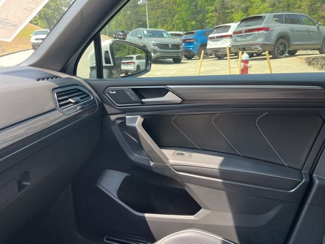 Used 2022 Volkswagen Tiguan SEL R-Line image 29