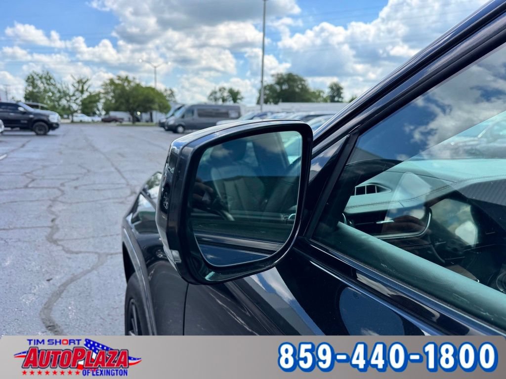 Used 2021 Jeep Grand Cherokee L Summit w/ Luxury Tech Group V AWD/4WD image 17