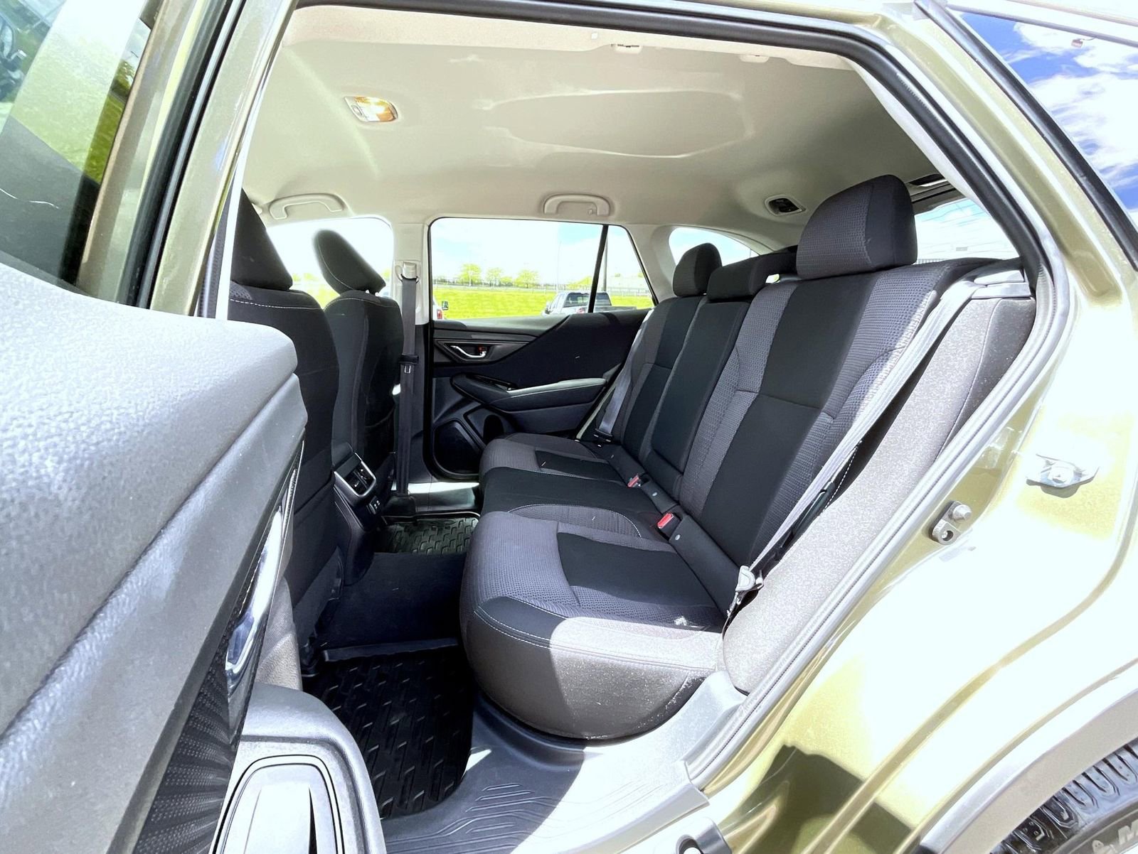 Used 2022 Subaru Outback Premium AWD/4WD image 19