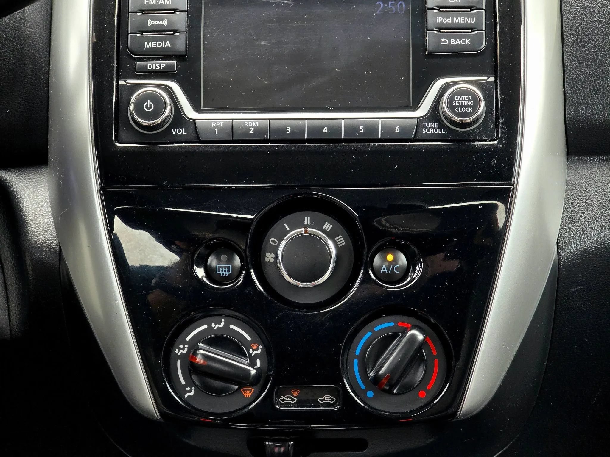 Used 2018 Nissan Versa SV w/ SV Special Edition Package FWD image 31