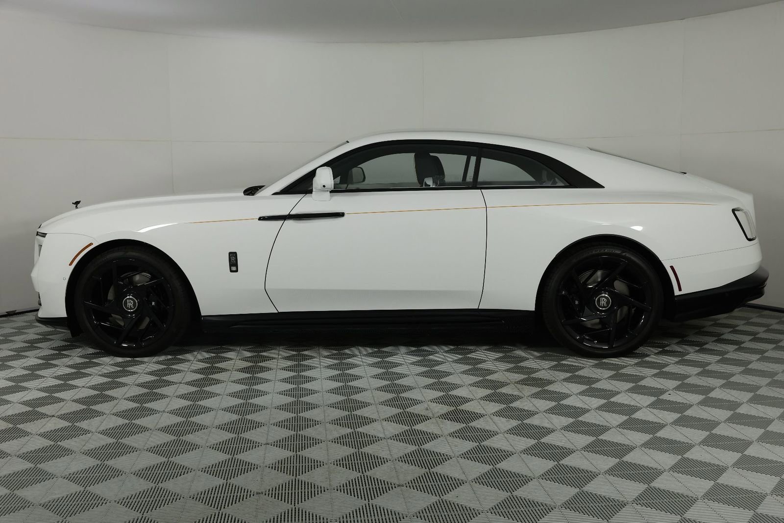 New 2025 Rolls-Royce Spectre Black Badge image 2