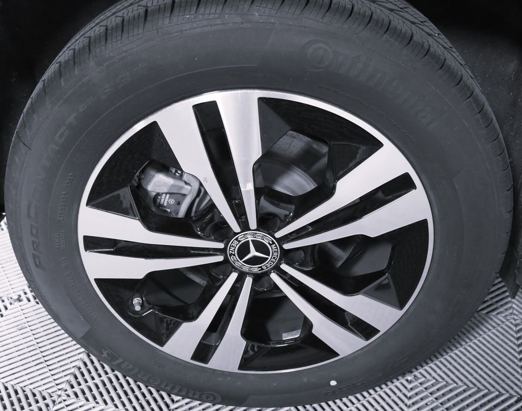 Certified 2026 Mercedes-Benz GLB 250 4MATIC image 7