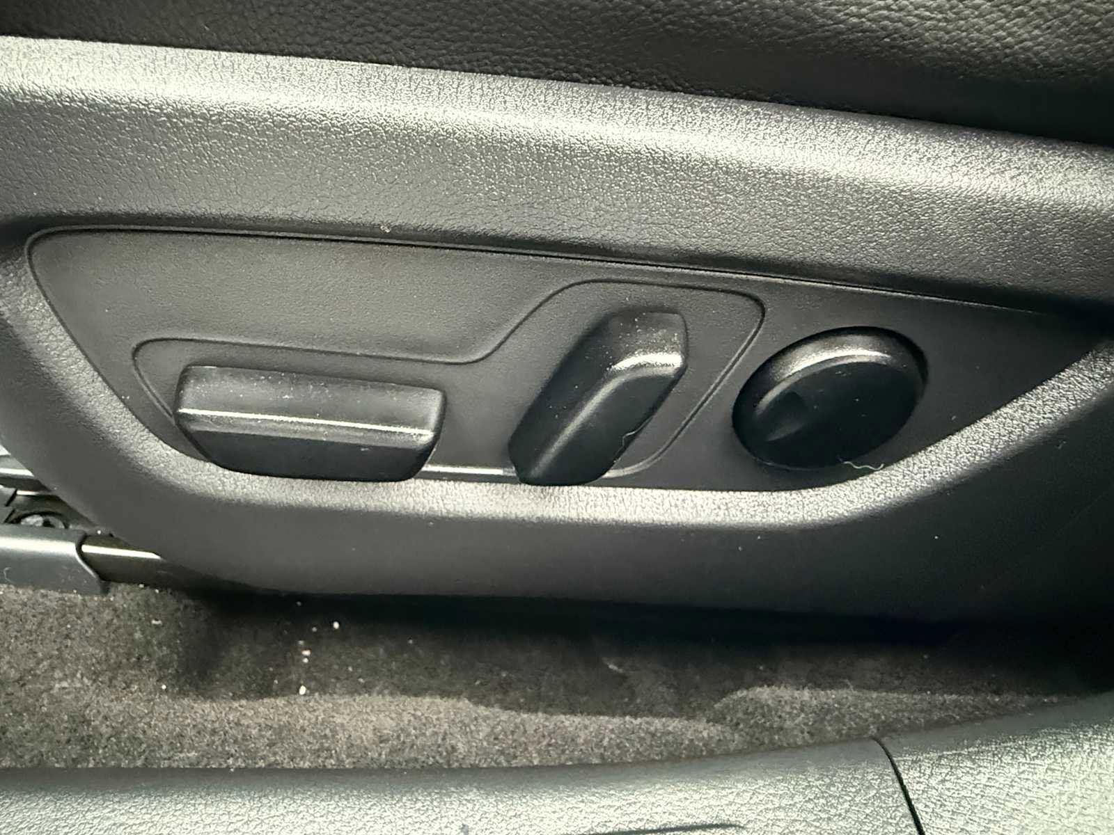 Certified 2025 MAZDA CX-50 AWD 2.5 S w/ Premium Package image 14