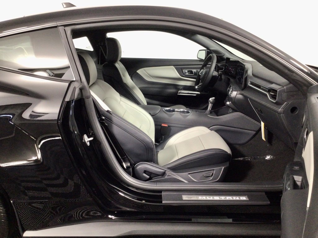 New 2025 Ford Mustang Premium image 31