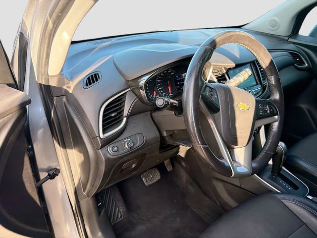 Used 2020 Chevrolet Trax LT w/ Driver Confidence Package image 9