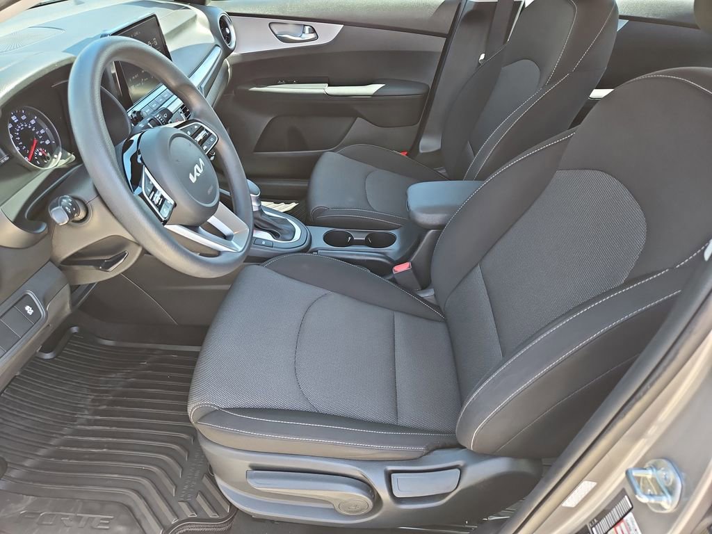 Used 2024 Kia Forte LXS image 13