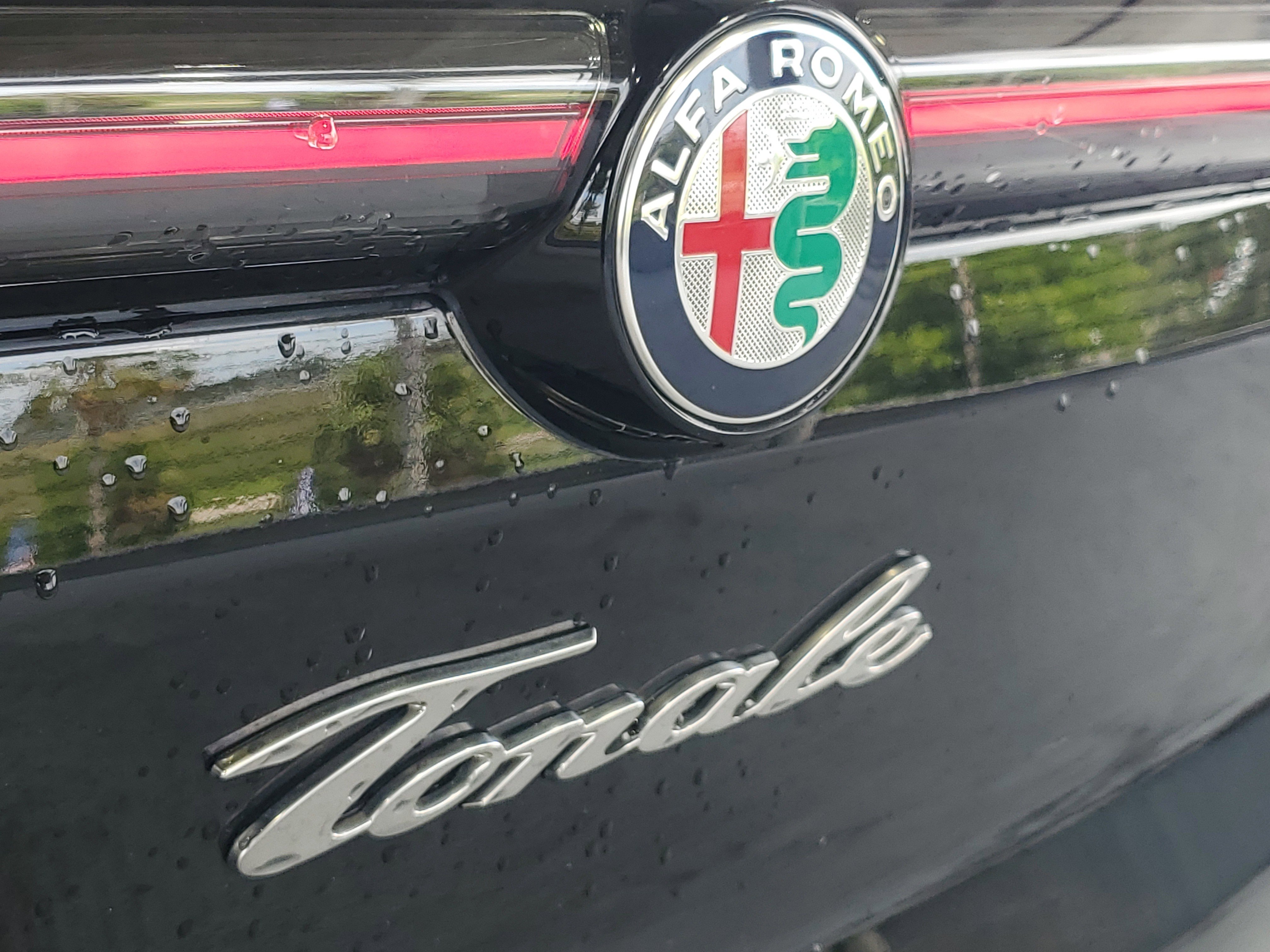Used 2025 Alfa Romeo Tonale w/ Premium Package AWD/4WD image 6