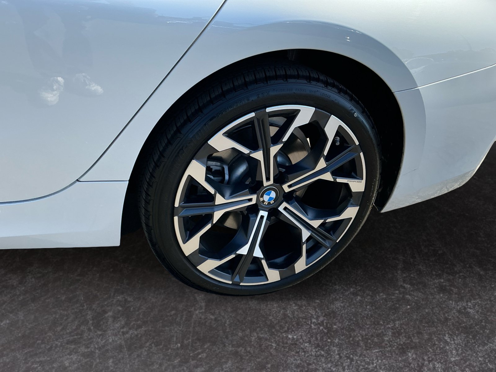 Used 2025 BMW 330i Sedan RWD image 9