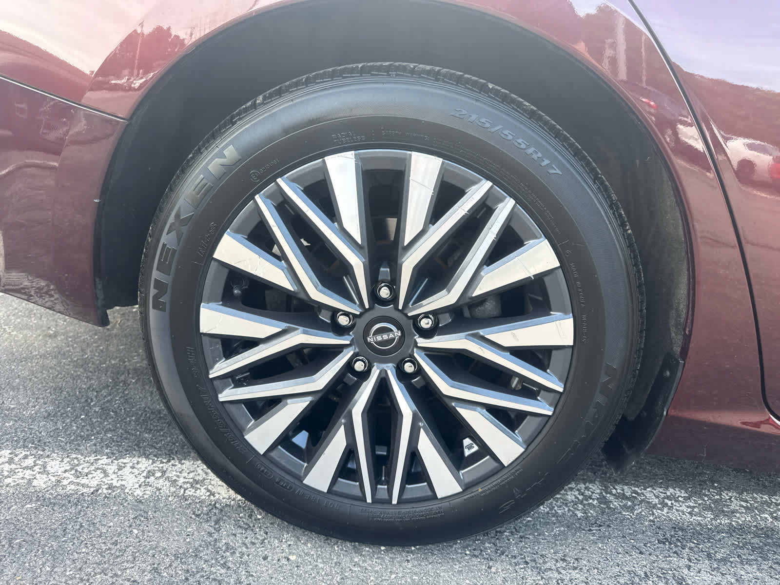 Used 2024 Nissan Altima 2.5 SV FWD image 12