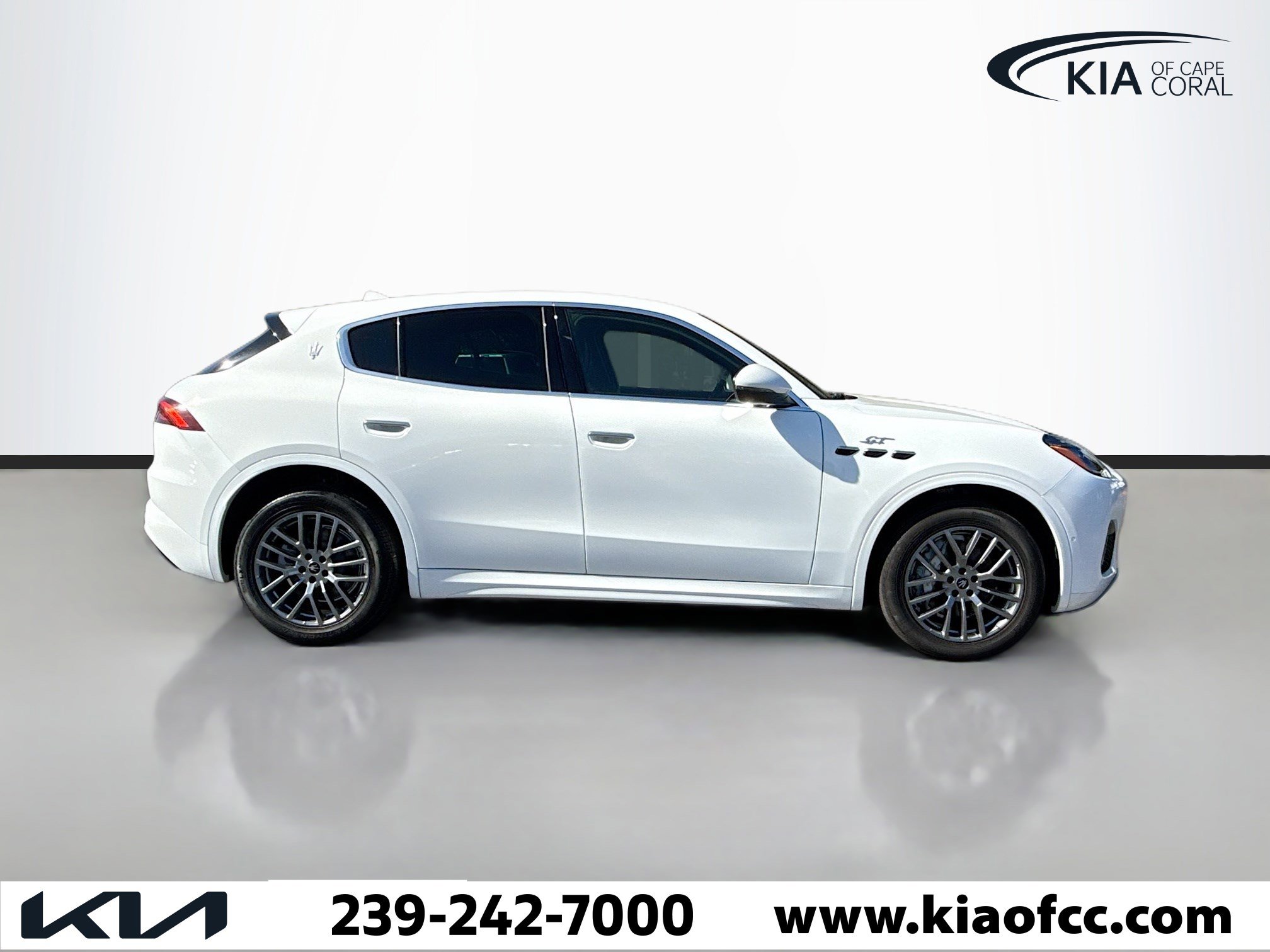 Used 2024 Maserati Grecale GT image 7