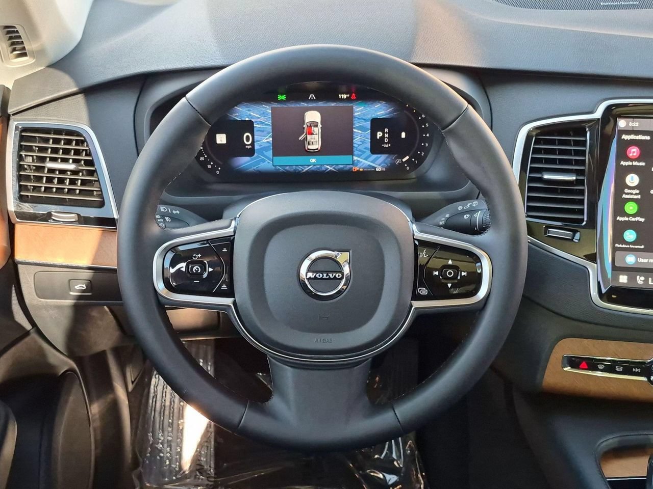 Certified 2024 Volvo XC90 B5 Plus w/ Protection Package Premier AWD/4WD image 13