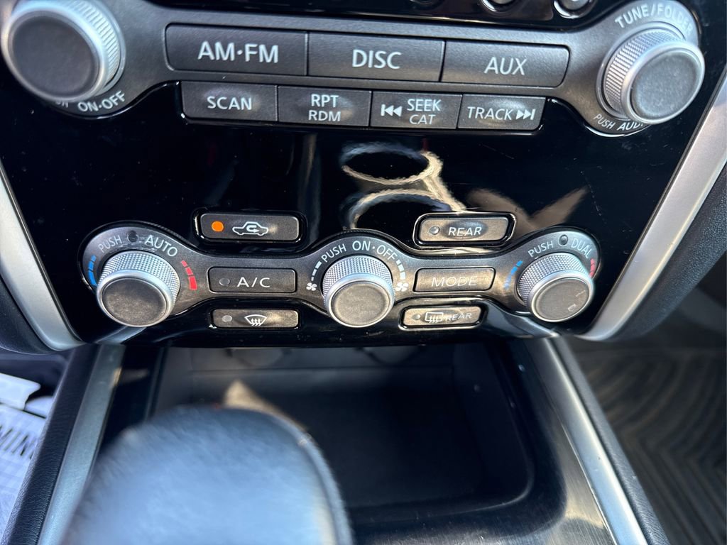 Used 2015 Nissan Pathfinder SV AWD/4WD image 30