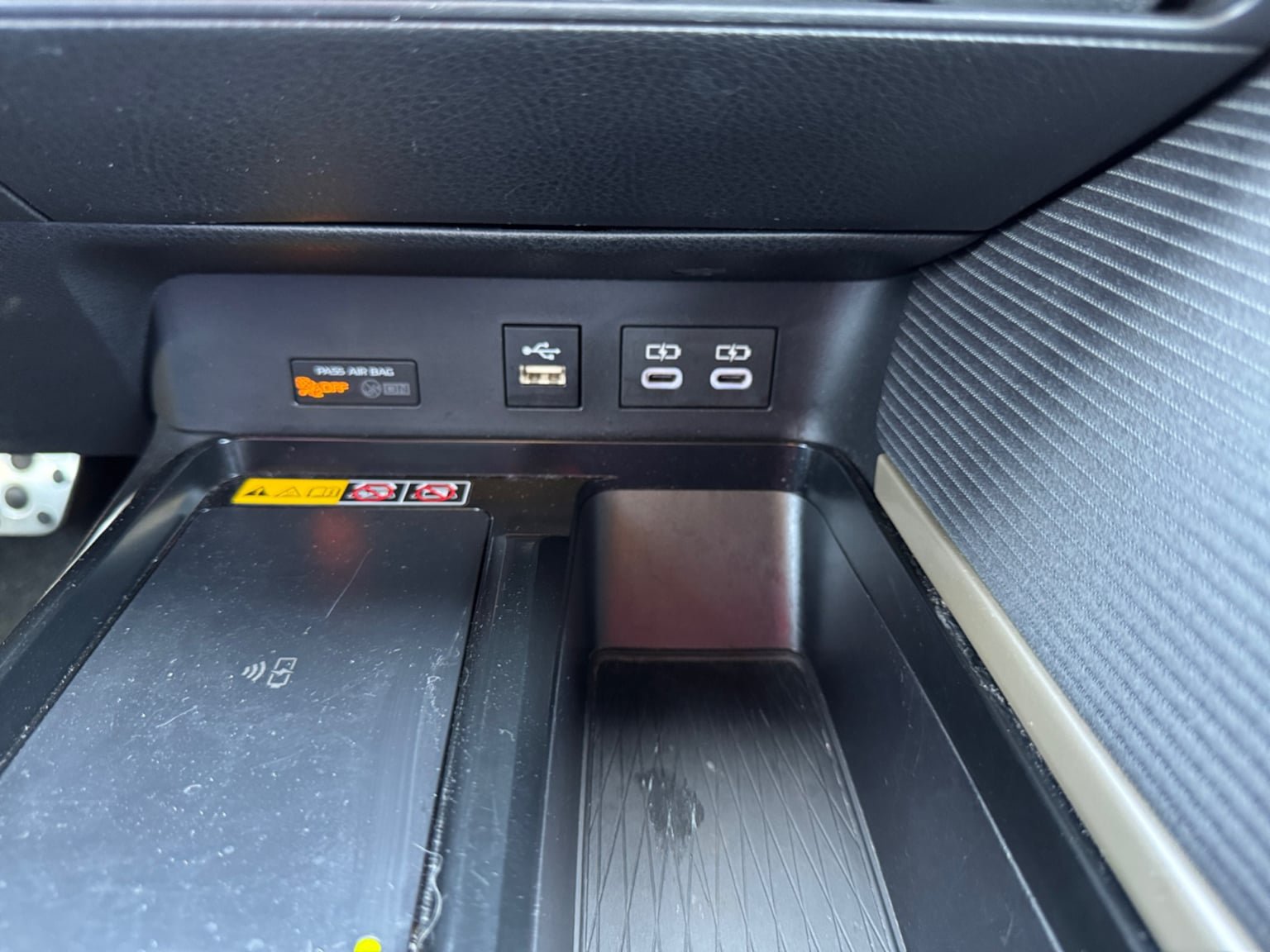 Used 2025 Toyota Camry SE FWD image 25