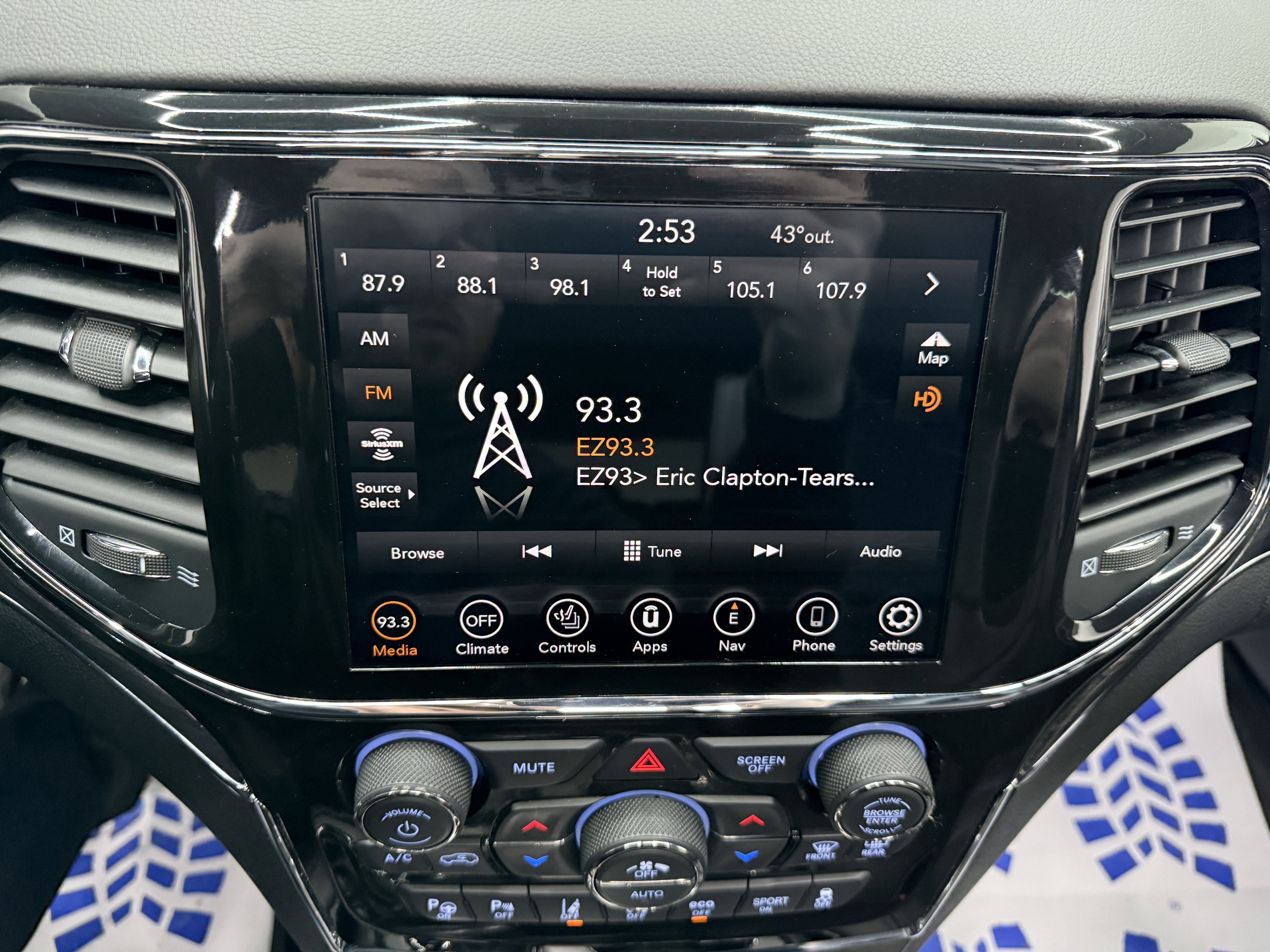 Used 2021 Jeep Grand Cherokee Overland w/ Protech Group AWD/4WD image 20