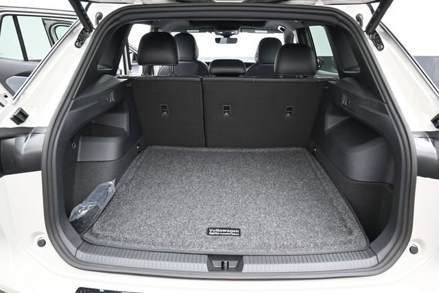 New 2026 Volkswagen Tiguan SE R-Line AWD/4WD image 12