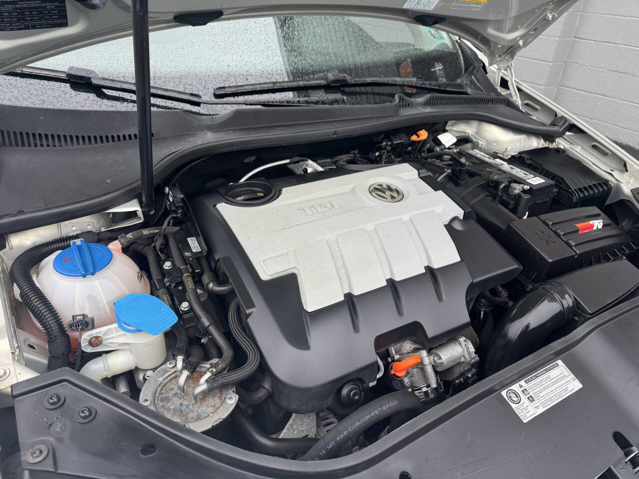Used 2010 Volkswagen Jetta TDI FWD image 11