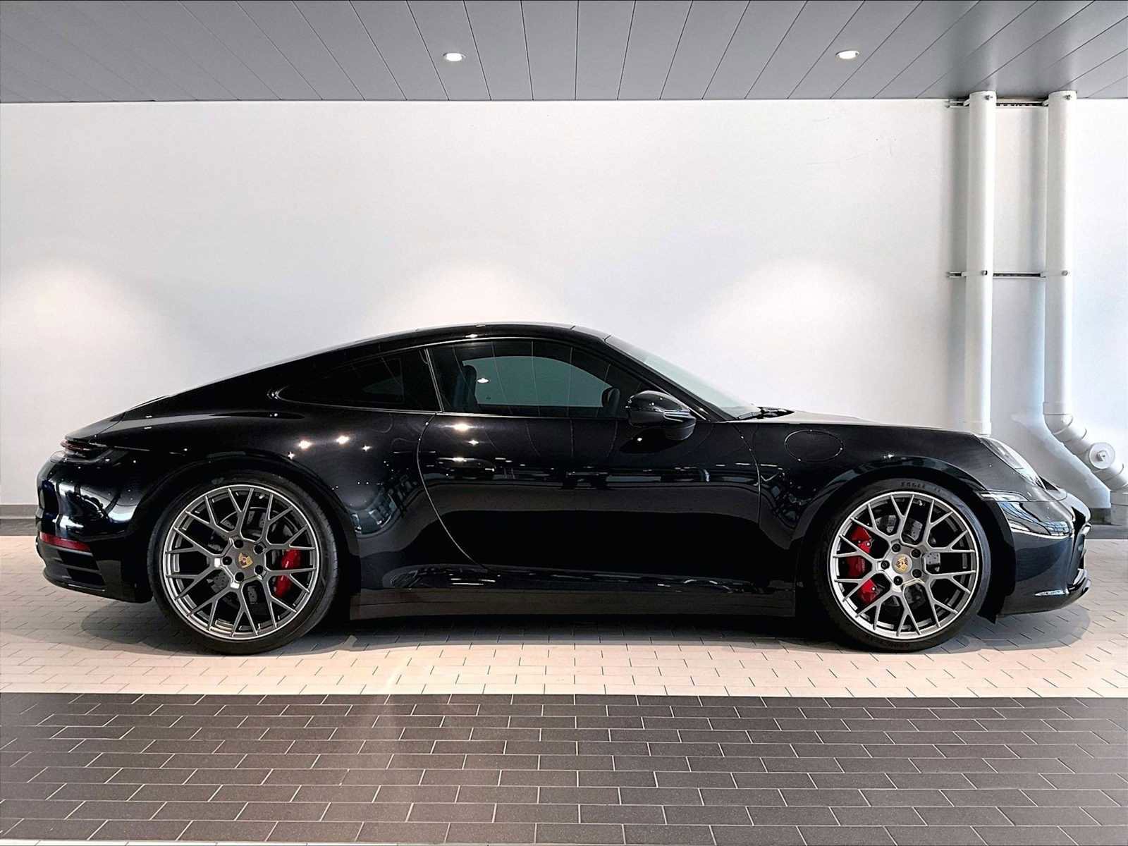 Used 2020 Porsche 911 Carrera S image 11