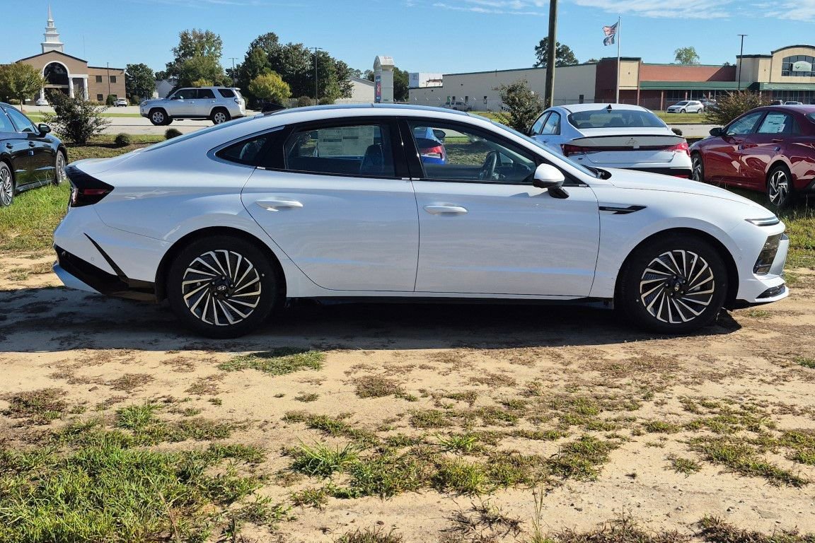 New 2026 Hyundai Sonata Limited FWD image 4