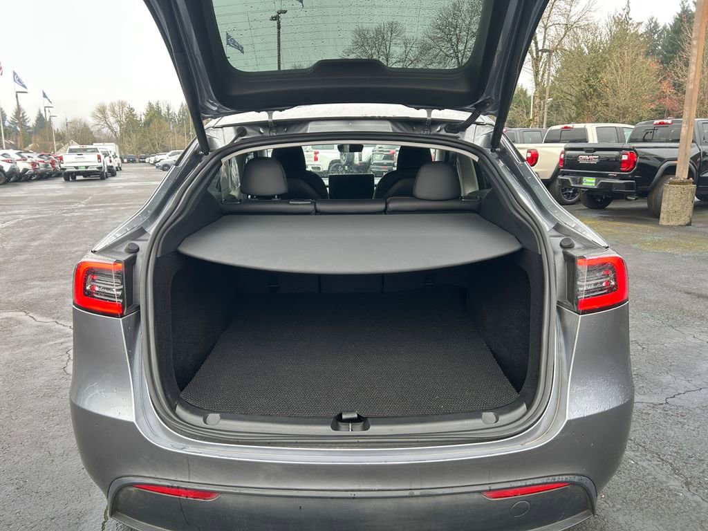 Used 2025 Tesla Model Y Performance image 24