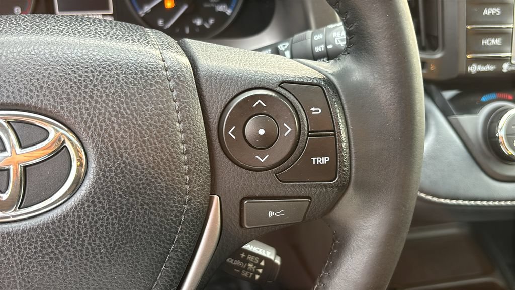 Used 2018 Toyota RAV4 XLE AWD/4WD image 19