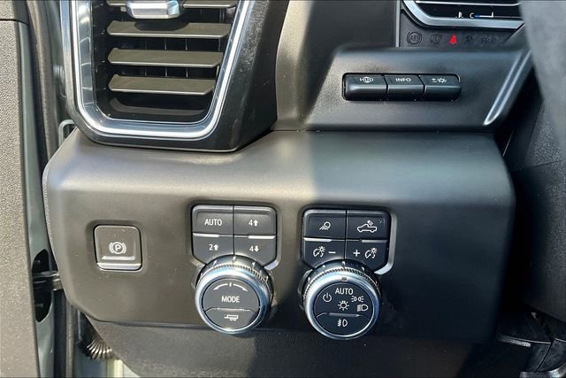 Used 2024 GMC Sierra 3500 Denali w/ Denali Reserve Package image 16