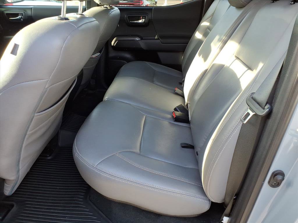 Used 2019 Toyota Tacoma TRD Sport image 7