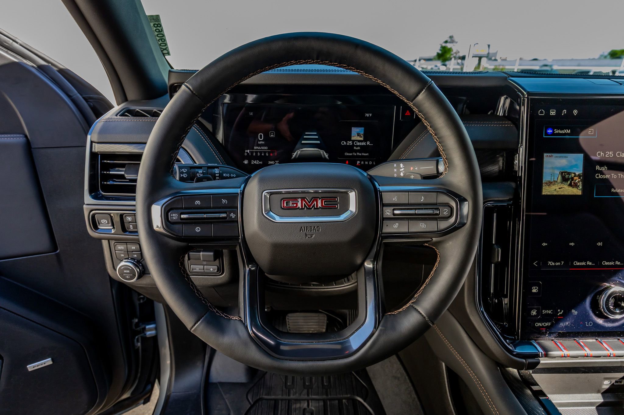 Used 2025 GMC Yukon AT4 w/ Premium Trailering Package image 18