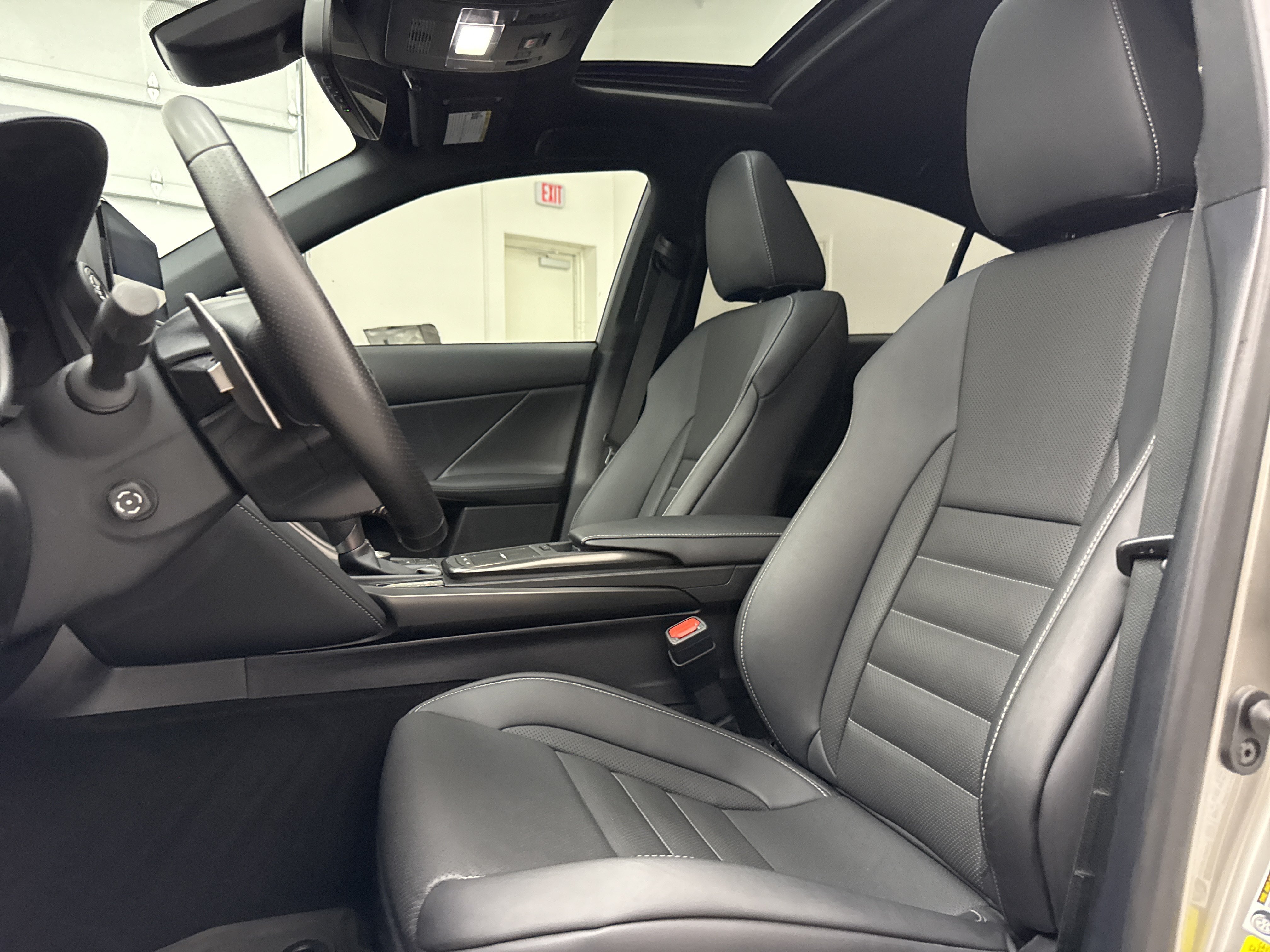 Used 2023 Lexus IS 350 F Sport RWD image 12