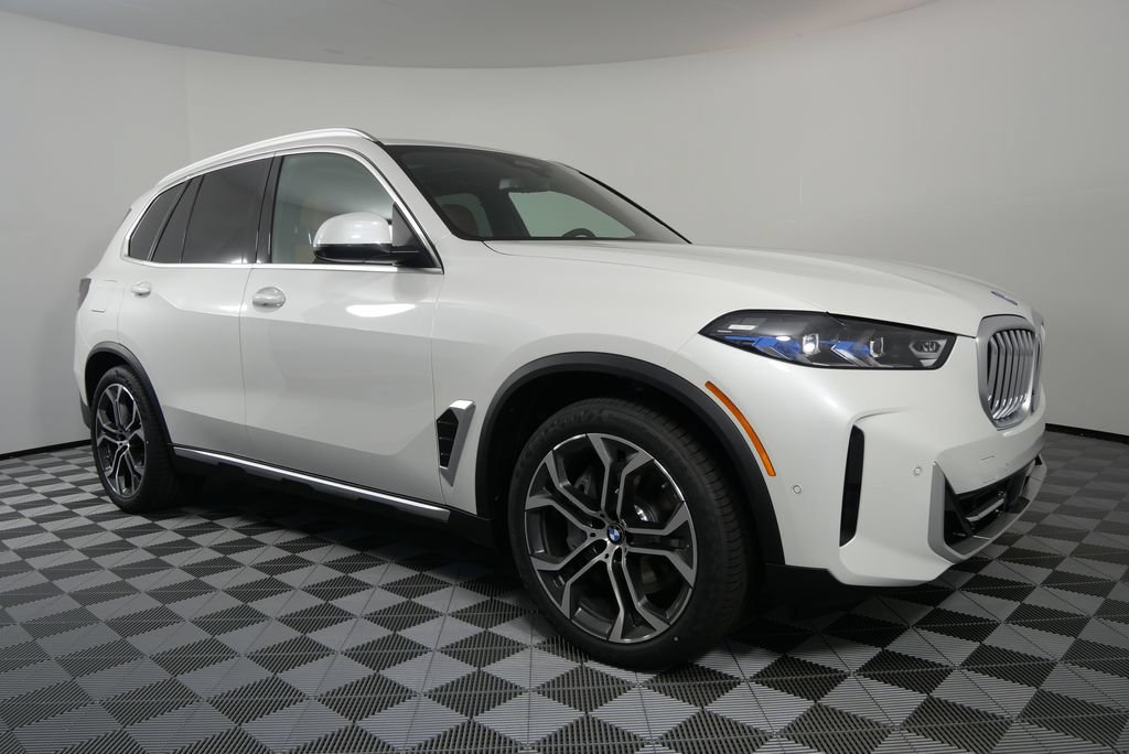 Used 2026 BMW X5 xDrive50e w/ Executive Package AWD/4WD image 9