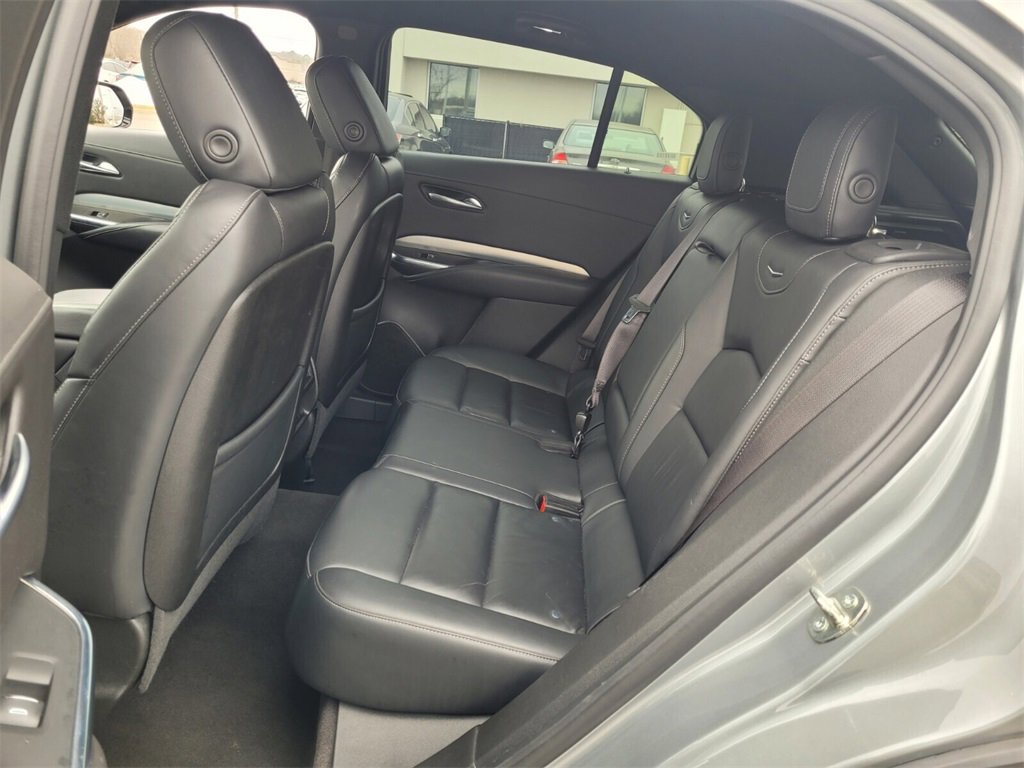 Used 2023 Cadillac XT4 Premium Luxury image 6