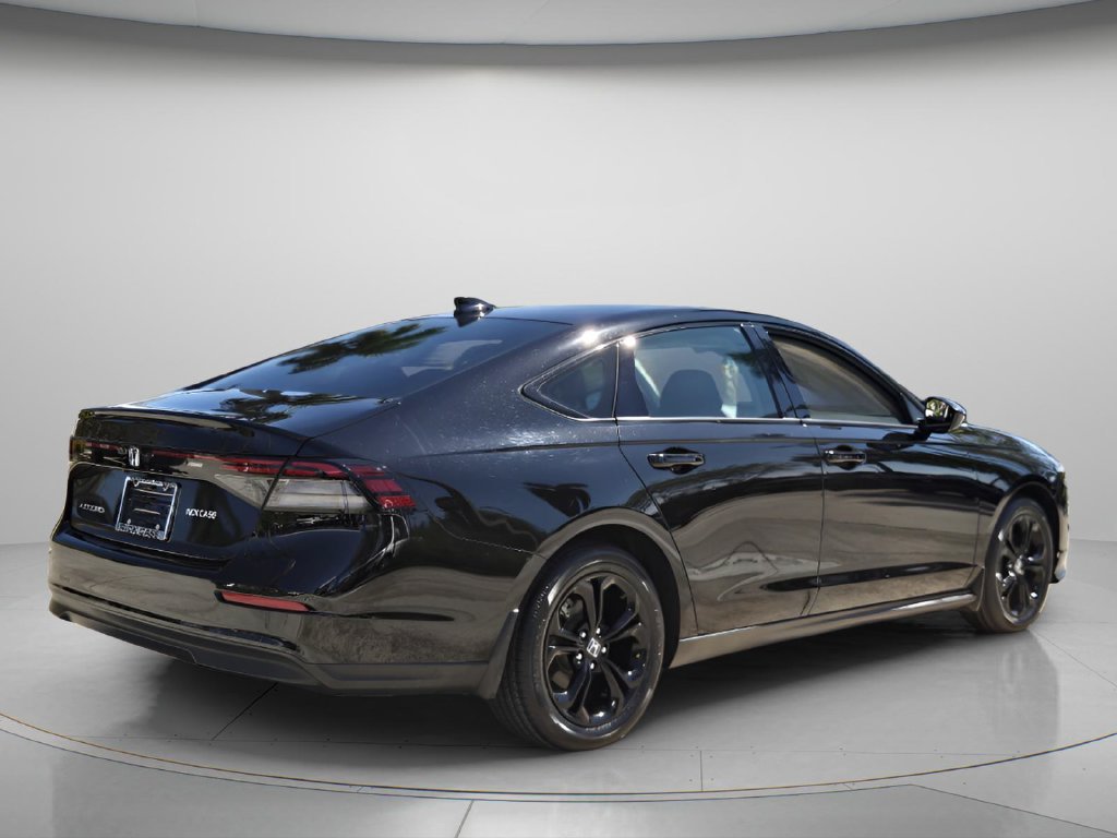 Certified 2025 Honda Accord SE image 4