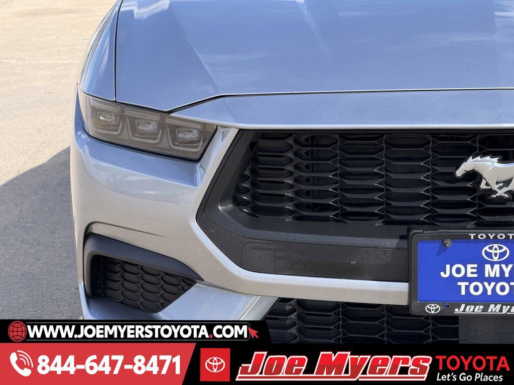 Used 2025 Ford Mustang Premium image 5