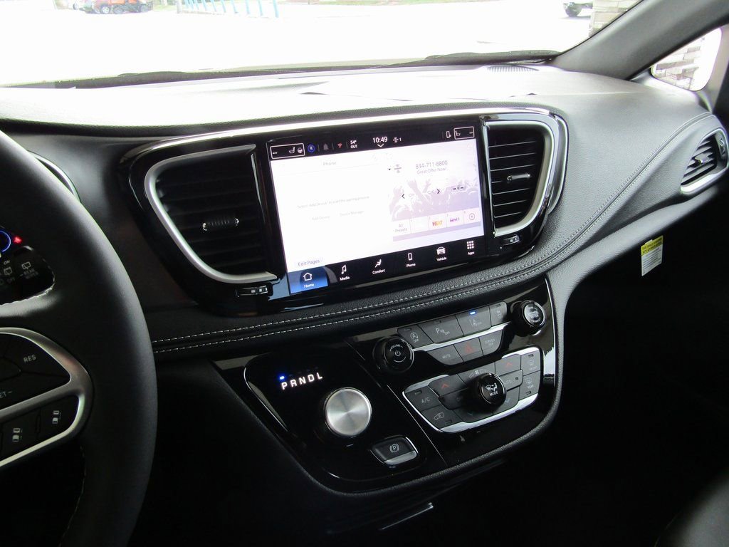 New 2026 Chrysler Pacifica Select image 29