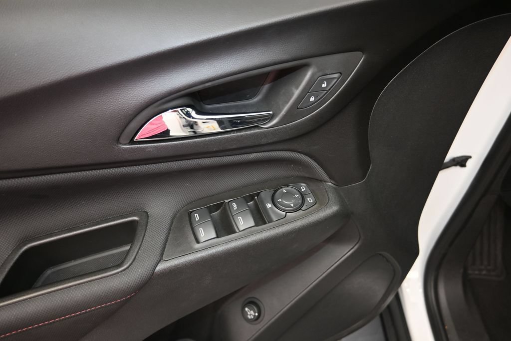 Certified 2022 Chevrolet Equinox RS w/ Infotainment Package FWD image 11