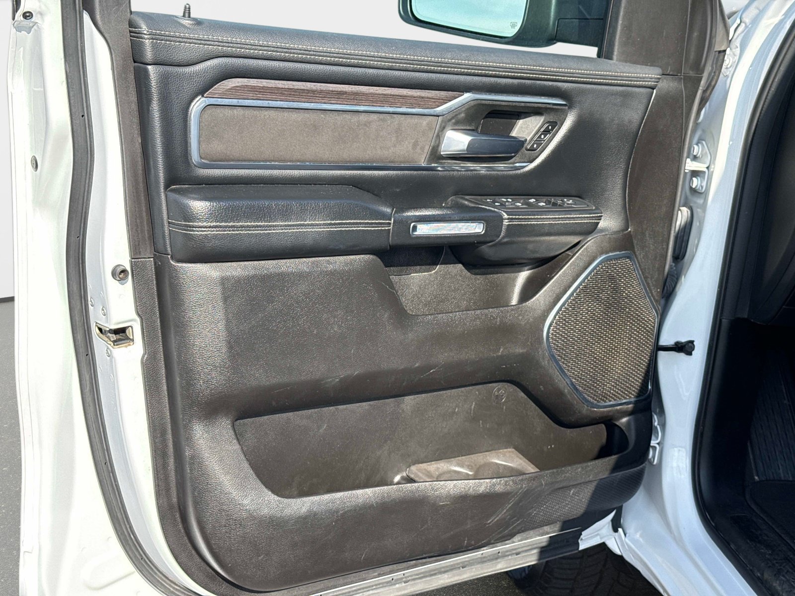 Certified 2025 RAM 1500 Laramie AWD/4WD image 19