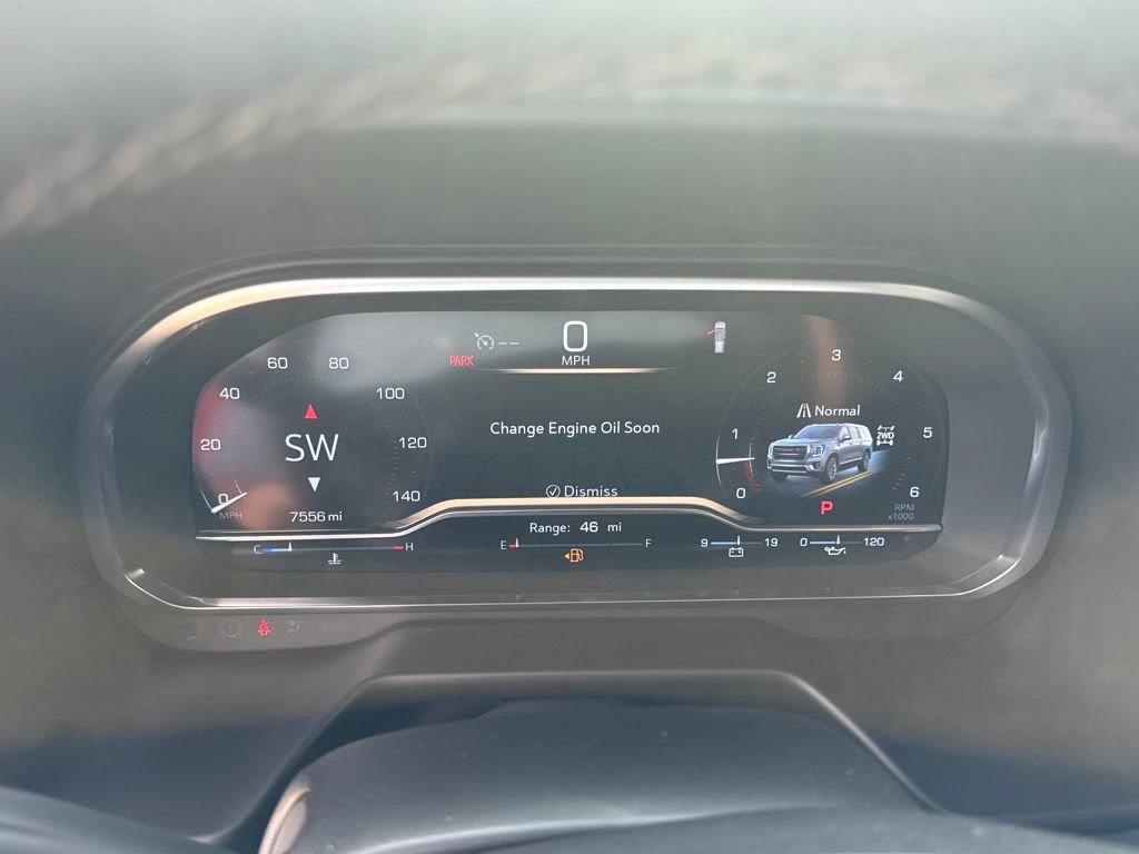 Used 2024 GMC Yukon XL SLT w/ SLT Luxury Package image 15